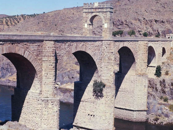 Espagne: Pont de Trajan sur le Tage (Alcantara)